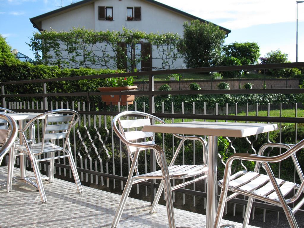 La Collina Hotel Casnate Con Bernate Exterior photo