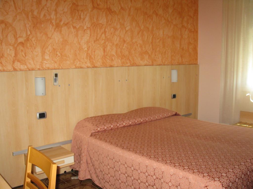 La Collina Hotel Casnate Con Bernate Exterior photo