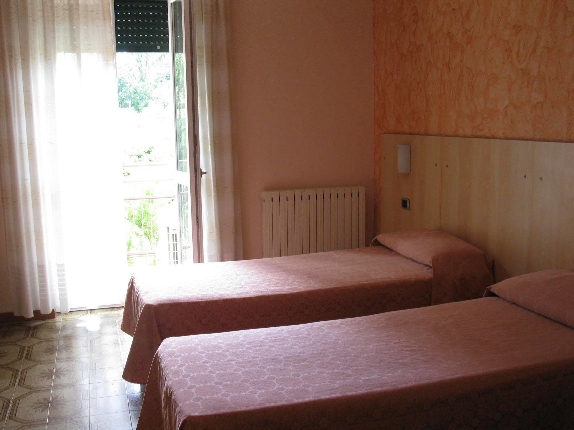 La Collina Hotel Casnate Con Bernate Exterior photo