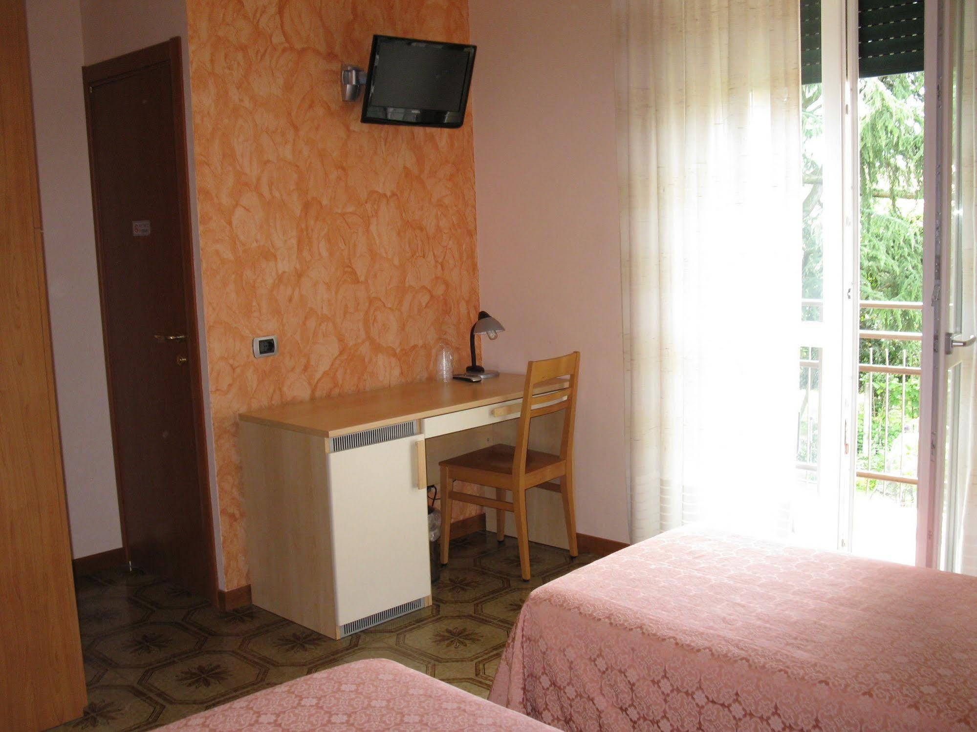 La Collina Hotel Casnate Con Bernate Exterior photo