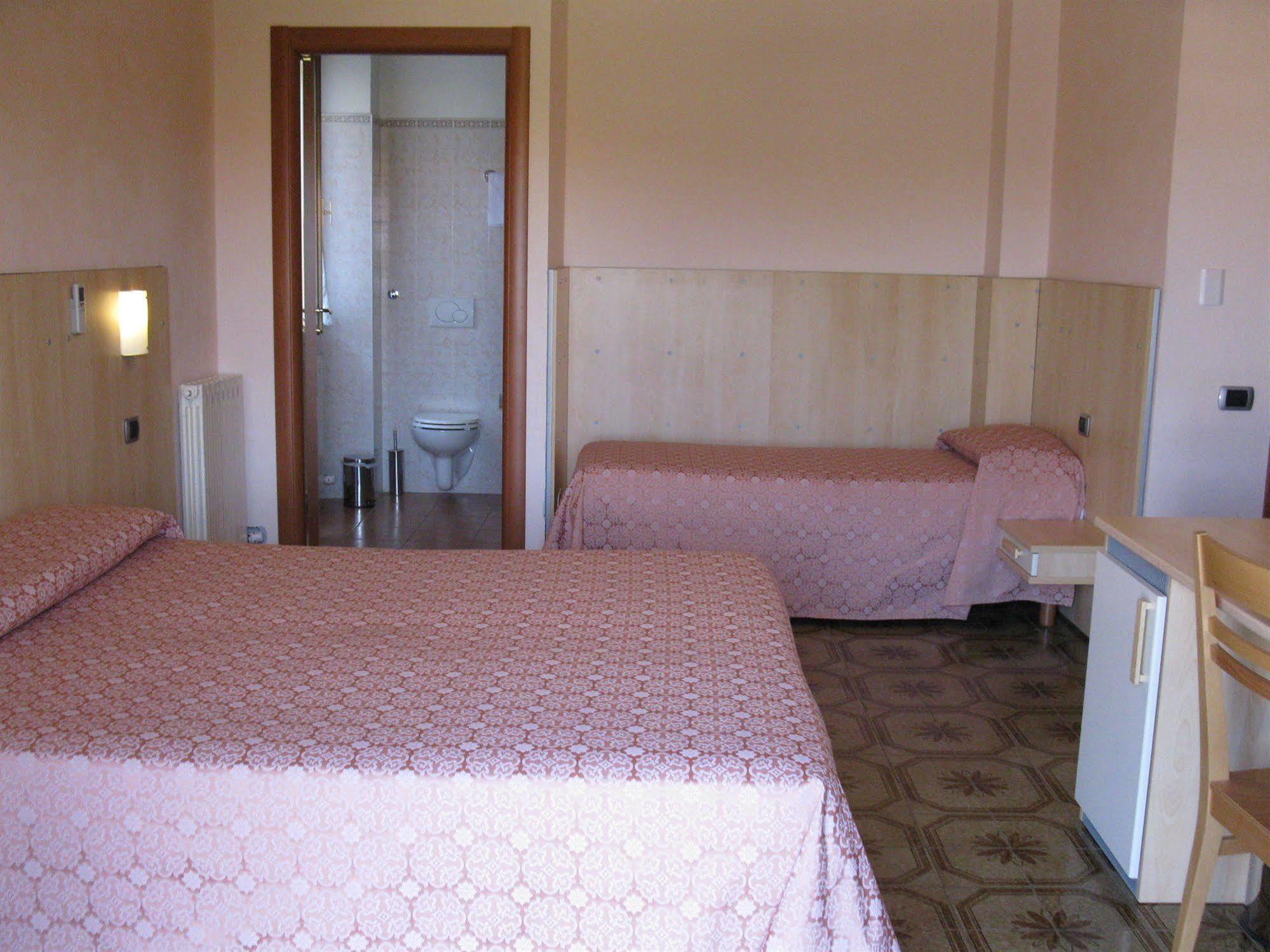 La Collina Hotel Casnate Con Bernate Exterior photo