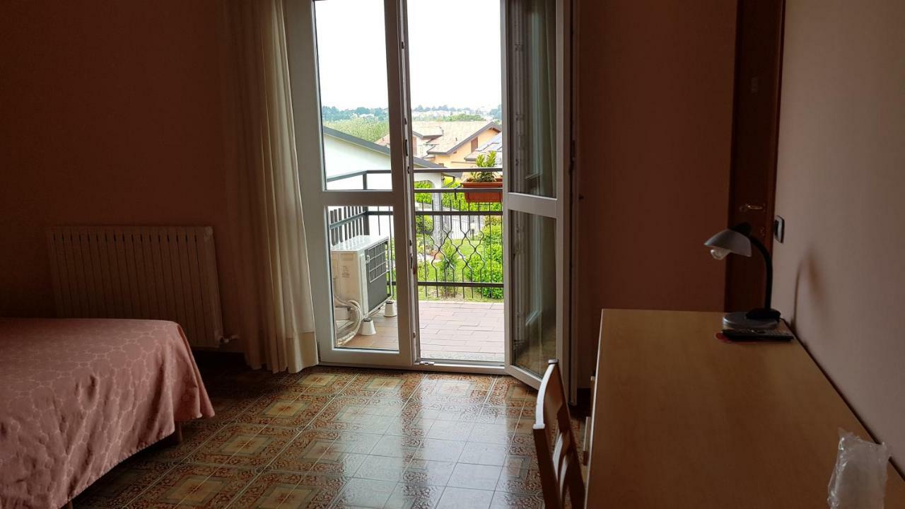 La Collina Hotel Casnate Con Bernate Exterior photo