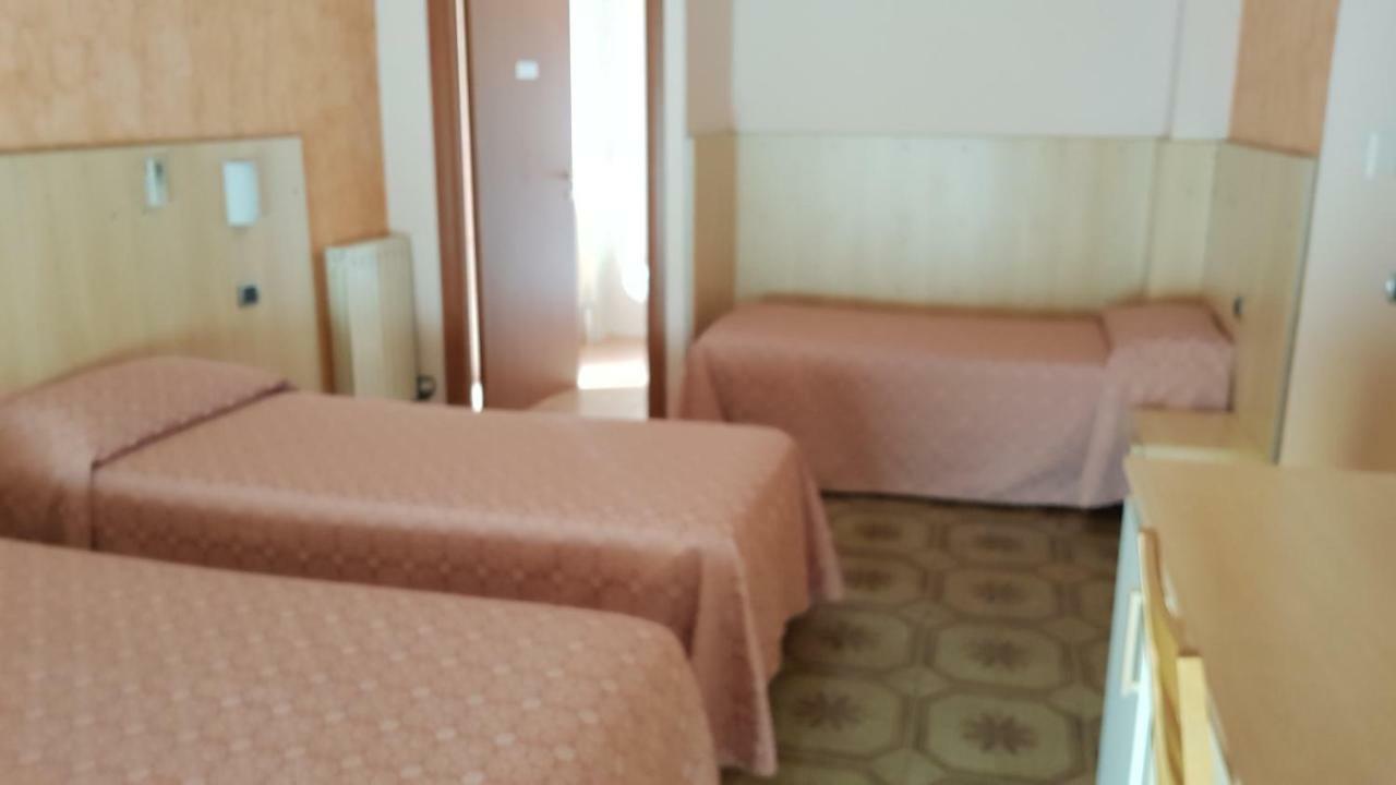 La Collina Hotel Casnate Con Bernate Exterior photo
